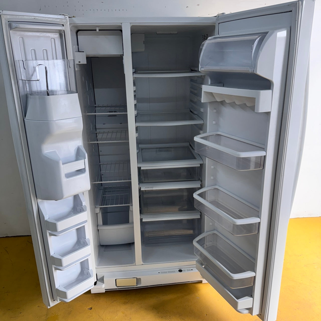 Whirlpool Side by Side Refrigerator Whirlpool Side by Side Refrigerator
